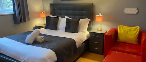 House | 5 bedrooms, iron/ironing board, free WiFi, bed sheets