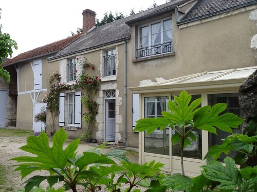 Quiet cottage near Meung-sur-Loire with garden and terrace