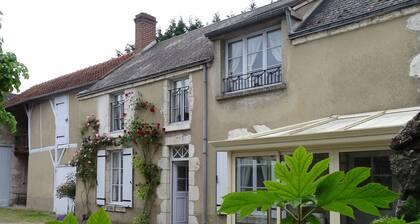 Quiet cottage near Meung-sur-Loire with garden and terrace