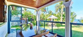 Getaway in Saint-Pierre: Cottage for 4, pool, ocean view