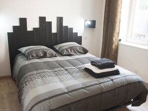 3 bedrooms, free WiFi, bed sheets