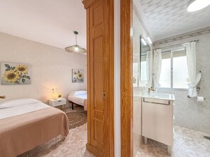 2 bedrooms, free WiFi, bed sheets
