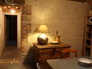 Dining - Charming Loire cottage with terrace in nature (Sully-sur-Loire)