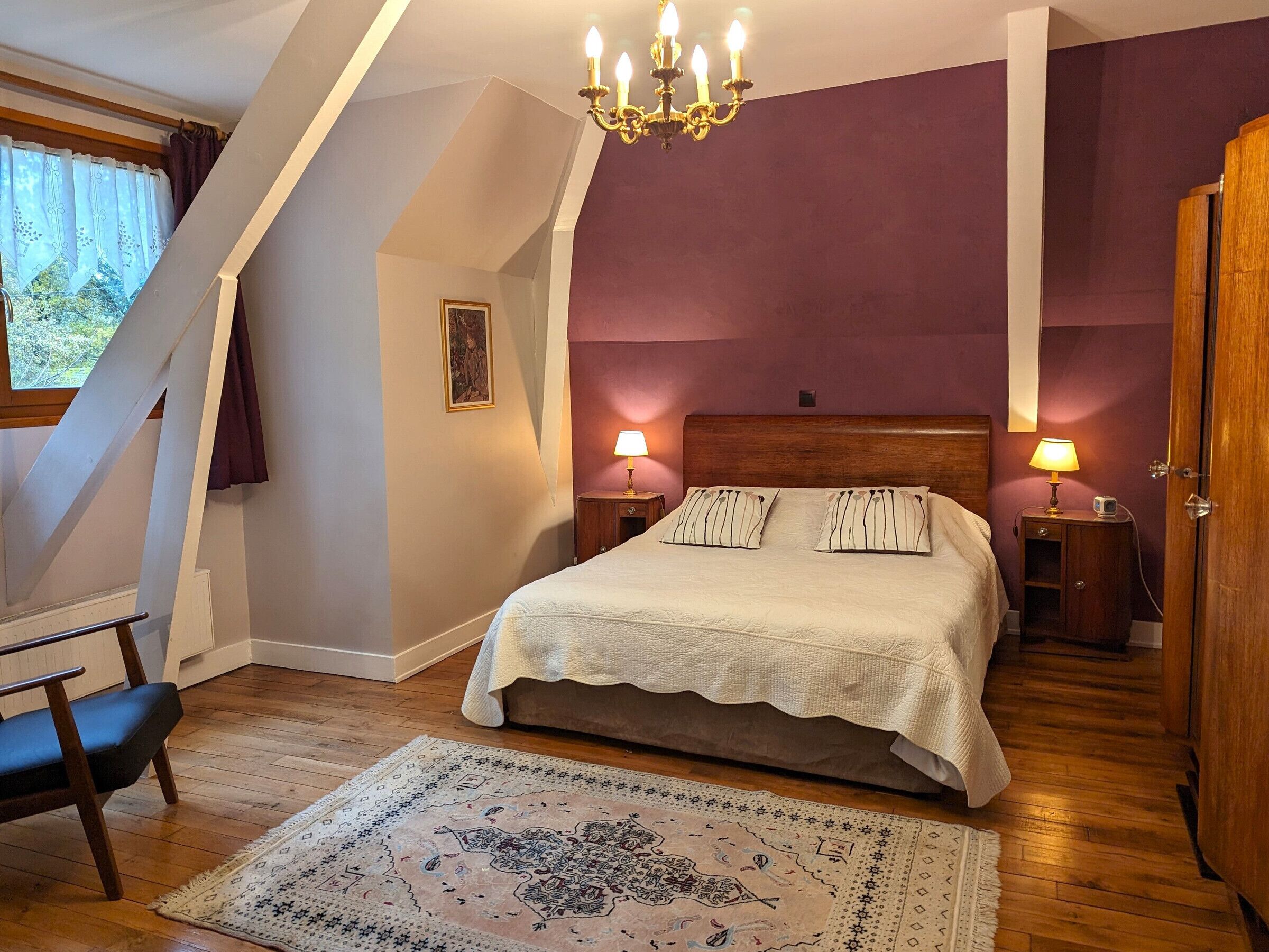 4 makuuhuonetta, ilmainen Wi-Fi, vuodevaatteet