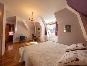 4 bedrooms, free WiFi, bed sheets