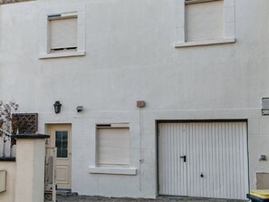 Exterior - Family home near castles, Loire cycling, private parking (Messas)