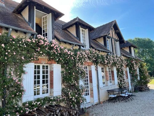 Évasion Sologne : Maison de charme, piscine privée, animaux permis