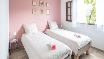 5 bedrooms, free WiFi, bed sheets