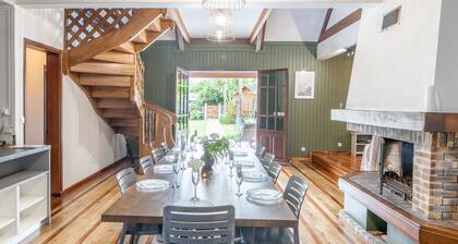 Villa spacieuse avec jardin, cheminée et billard, 5 chambres pour 10 pers.
