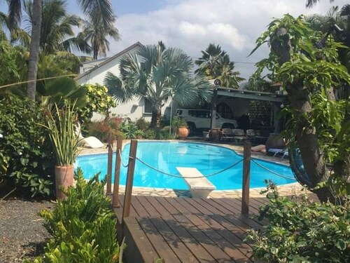 Charmant gîte avec piscine et climatisation à Saint-Louis