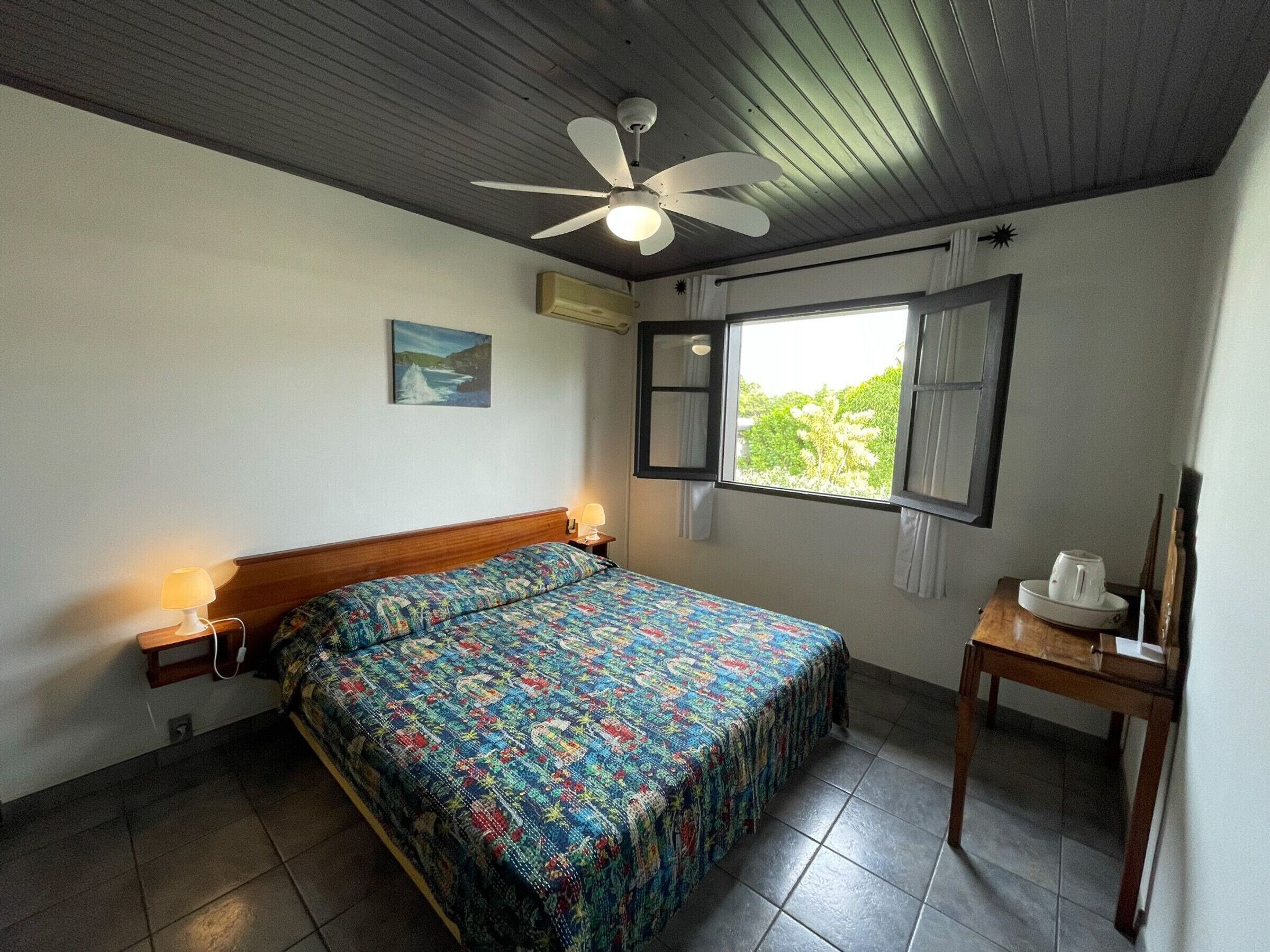 2 多间卧室、免费 WiFi、床单