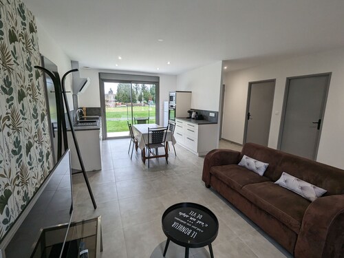 Renovated house with garden and parking, near Orleans, pet-friendly