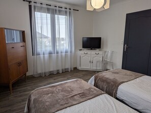 4 bedrooms, free WiFi, bed sheets