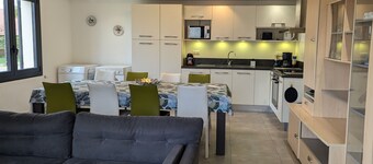 Modern house with garden, pet-friendly, Wi-Fi, private parking