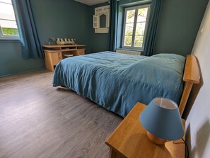 3 chambres, accès au Wi-Fi (inclus), literie fournie