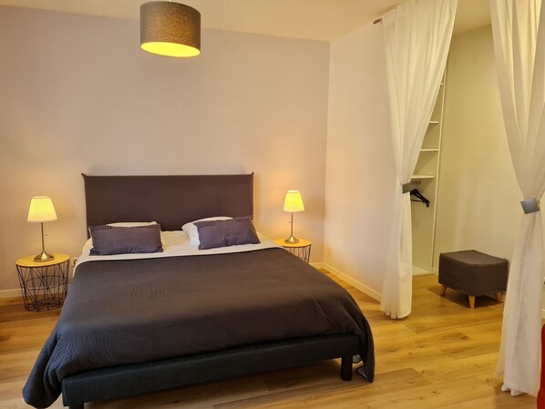 3 bedrooms, free WiFi, bed sheets