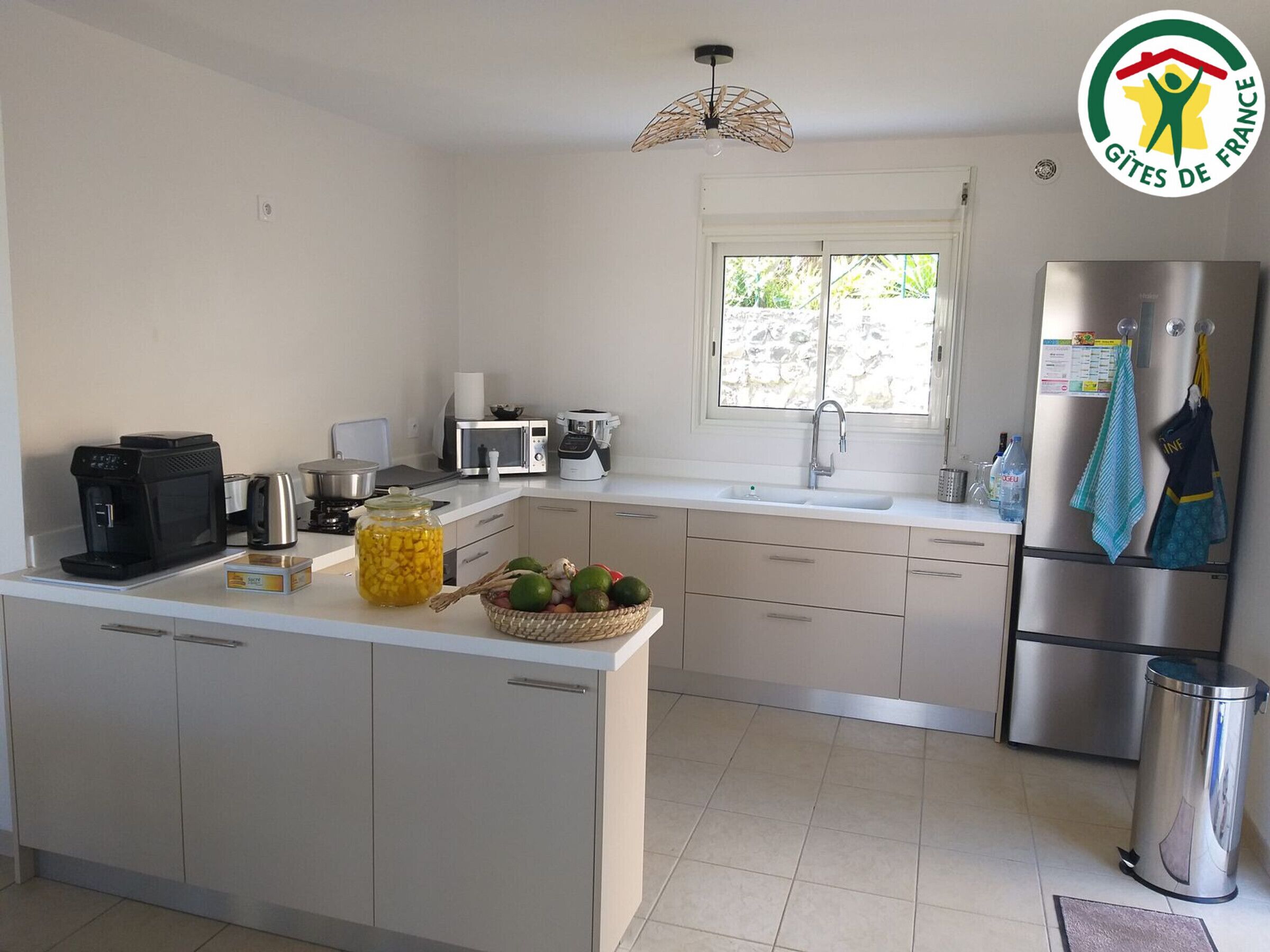 Kühlschrank, Mikrowelle, Ofen, Geschirrspüler