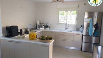 Réfrigérateur, micro-ondes, four, lave-vaisselle