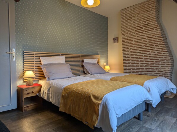 3 bedrooms, free WiFi, bed sheets