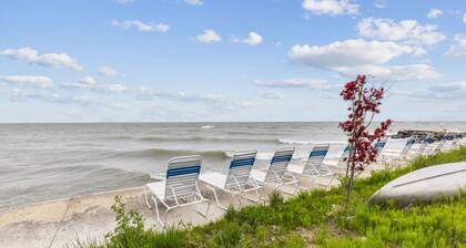 Lakefront Beach House - Sauna & Steam Pod Retreat