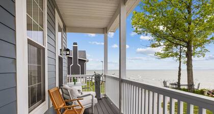 Lakefront Beach House - Sauna & Steam Pod Retreat