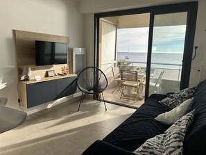 TV - Renovated apartment with garage and air conditioning in Le Lavandou (Le Lavandou)