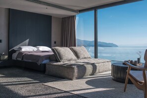 Panoramic Double Room, Lake View | Premium bedding, down comforters, pillowtop beds, free minibar - Yakamoz Erhai Hotel (Dali)