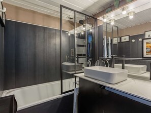 Hair dryer, towels - Seafront studio with pool and Wi-Fi in Biarritz (Biarritz)