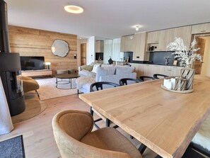 TV, fireplace - Beautiful 4-room cabin, 8 people, sauna, parking, Méribel (Méribel)