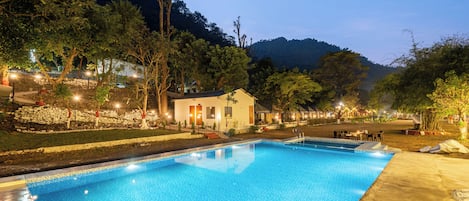 Piscine extérieure