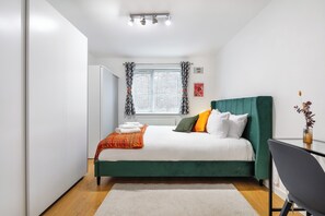 2 bedrooms, iron/ironing board, WiFi, bed sheets