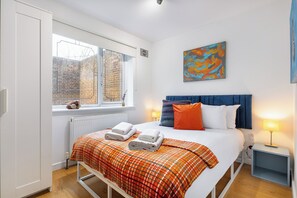 2 chambres, fer et planche à repasser, Wi-Fi, draps fournis