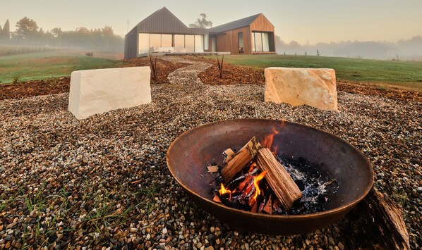 Property grounds - Open Country Homestead - Luxury accommodation with stunning views. (Burradoo)