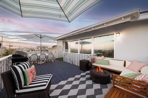 Terrace/patio - Sunset Balcony View! | Kids Playset | Sleeps 10 (San Diego)