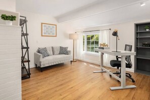 Unclassified image, 5 of 23, button