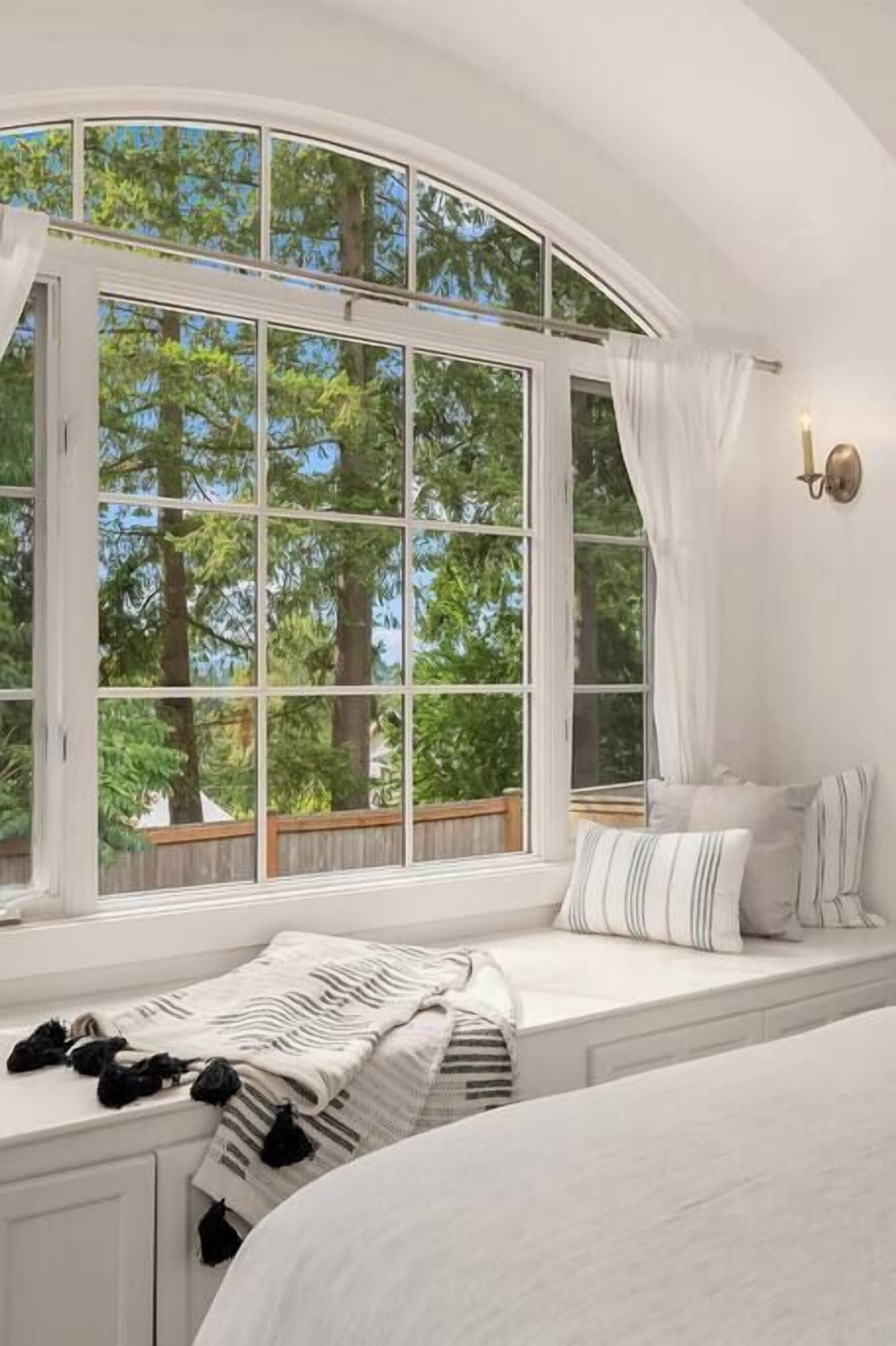 3 ع دّة غرف نوم ومكواة/لوح كي وسرير سفر وواي فاي