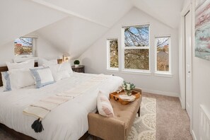 3 bedrooms, iron/ironing board, travel crib, WiFi