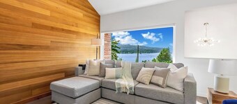 Modern and Relaxing Lake Sammamish View House