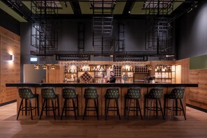 Snack bar - OAKS HOTEL (Buq'ata)
