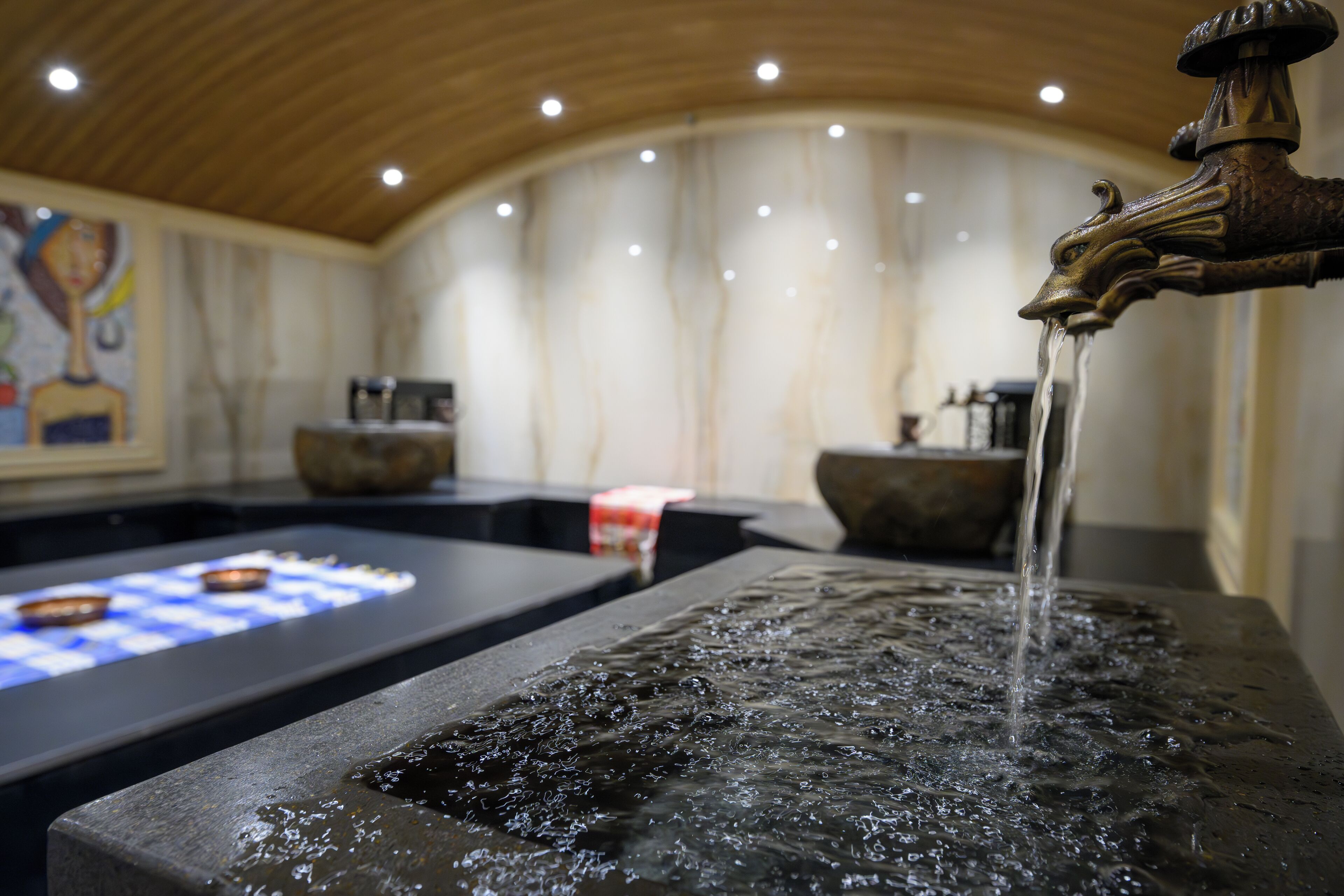 Couples treatment rooms, sauna, hot tub, steam room, body treatments