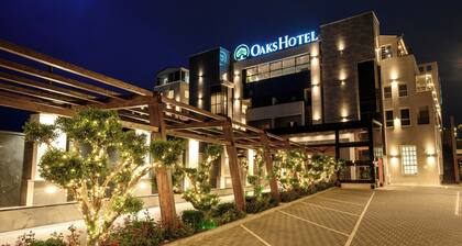 OAKS HOTEL