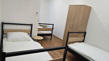 1 quarto, ferros/tábuas de passar roupa, Wi-Fi, roupa de cama