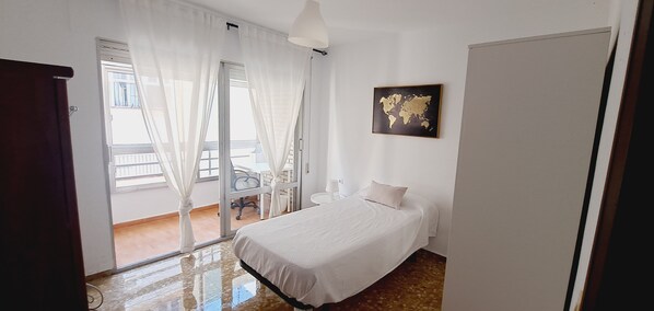 4 bedrooms, WiFi, bed sheets