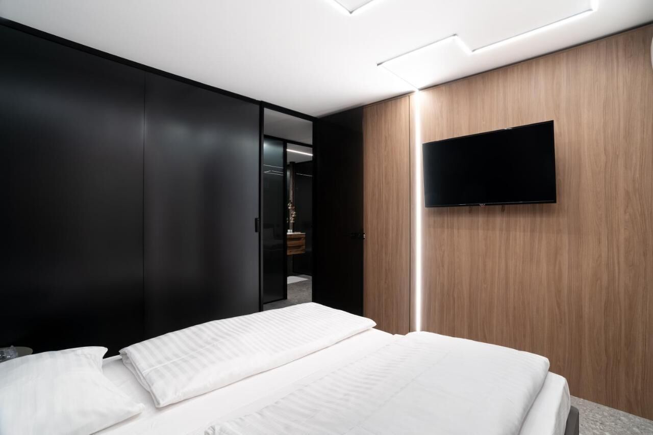 Apartamento superior, 2 habitaciones, vistas al patio | 2 dormitorios, caja fuerte, wifi gratis