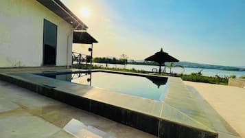 Presidential Chalet, 2 Bedrooms, Balcony, Lake View | Terrace/patio