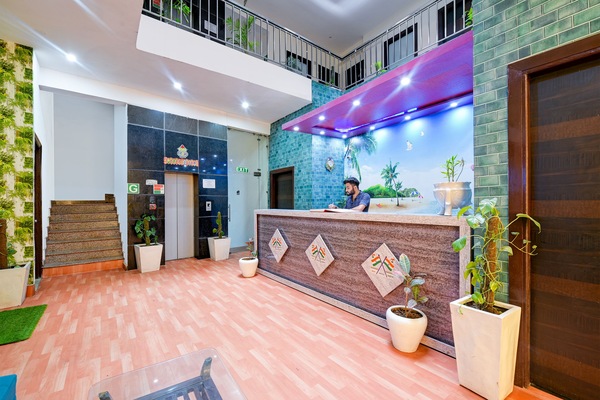 Vista frontal de la propiedad