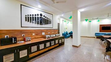 Esmorzar diari d'estil bufet gratuït