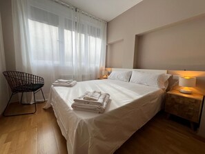 Room - Apartment in Ourense With Garage (Ourense)