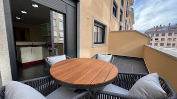 Apartment | Outdoor dining