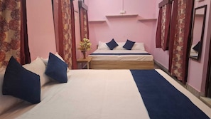 Bureau, espace de travail pour ordinateur portable, Wi-Fi gratuit